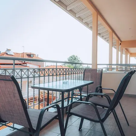 Dionysos Hotel apartamentowy 3*