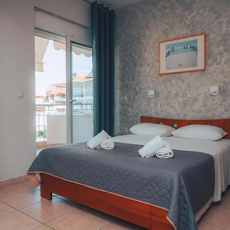 Dionysos Hotel de apartamente 3*