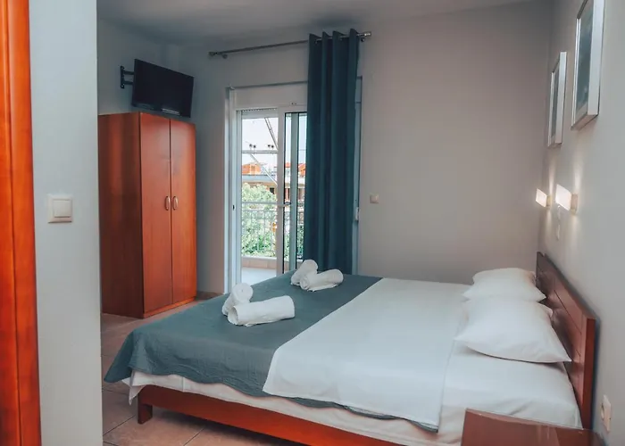 Dionysos Apartahotel